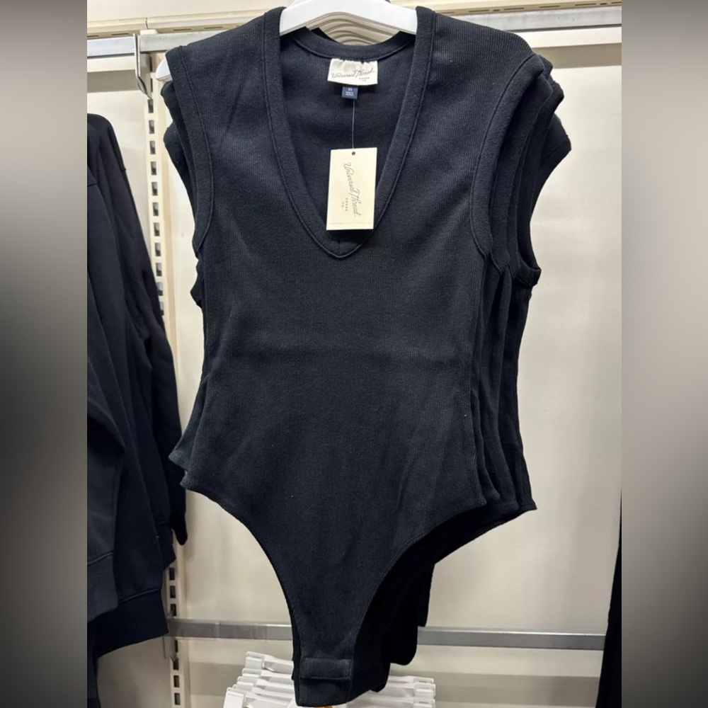 Universal Thread Black Sleeveless V-Neck body suit